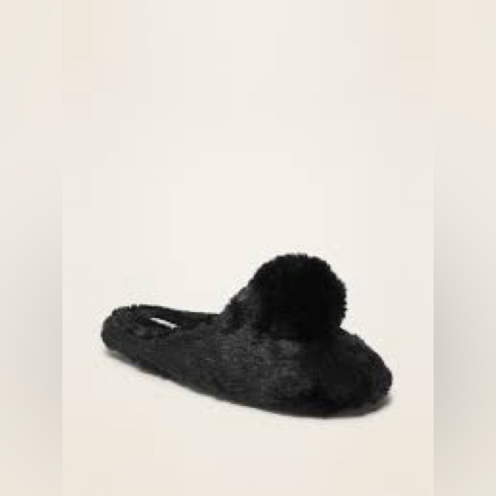 Old Navy Black Fuzzy Women's Slippers
